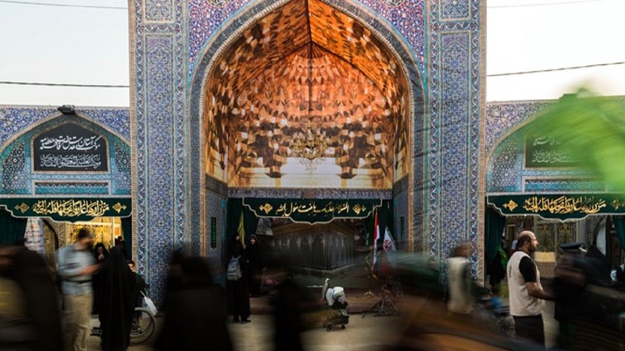 خادمان آستان قم در تکاپوی خدمت به زائران اربعین