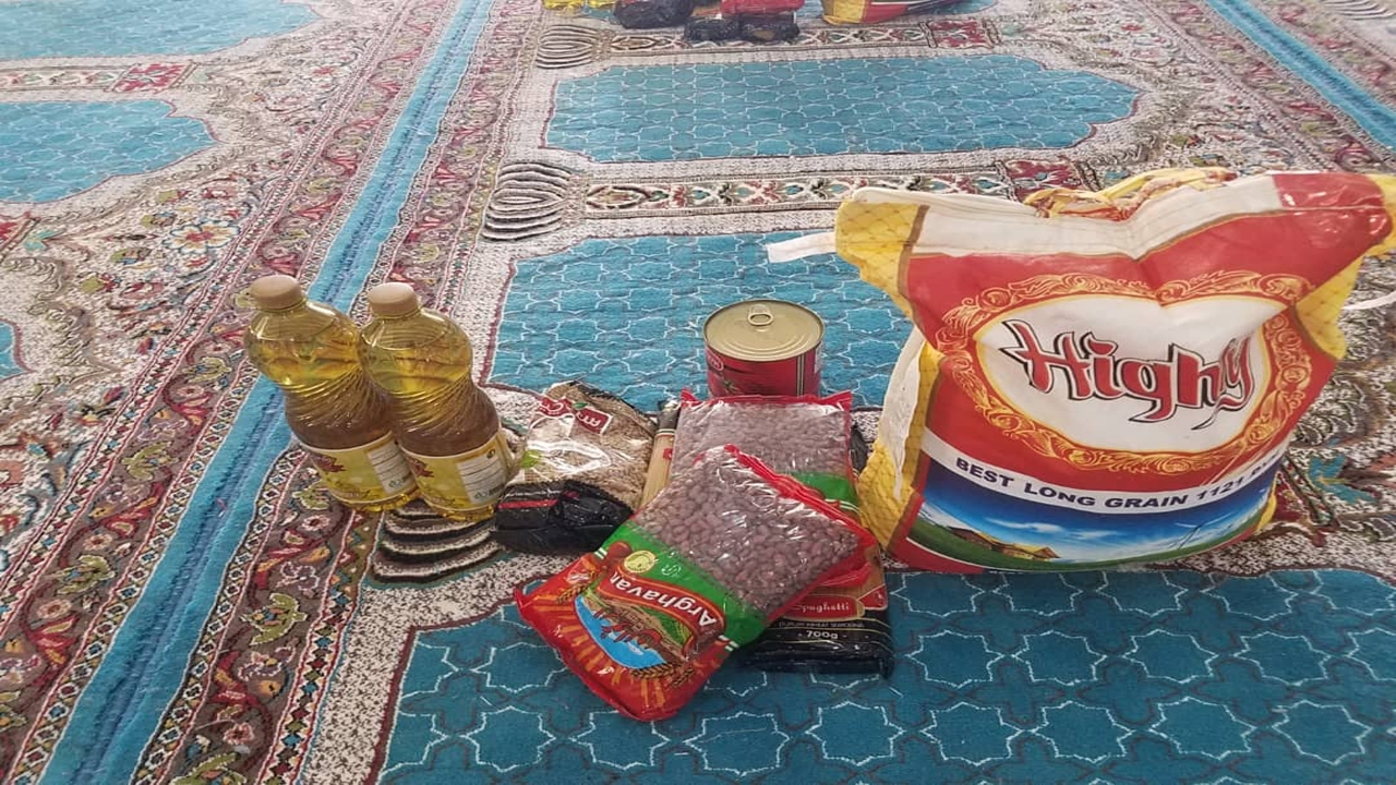 توزیع بسته های معیشتی و تحصیلی در بوانات