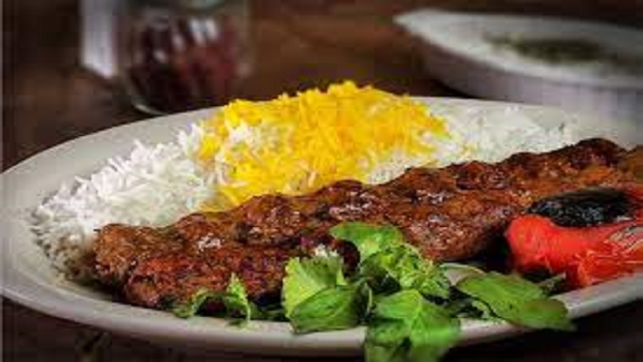 پخت ۲ هزار پرس کباب برای کودکان محروم محلات آنا خاتون در تبریز
