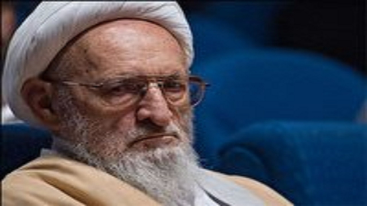 آیت الله حسن زاده آملی در کنار امام و رهبری بود