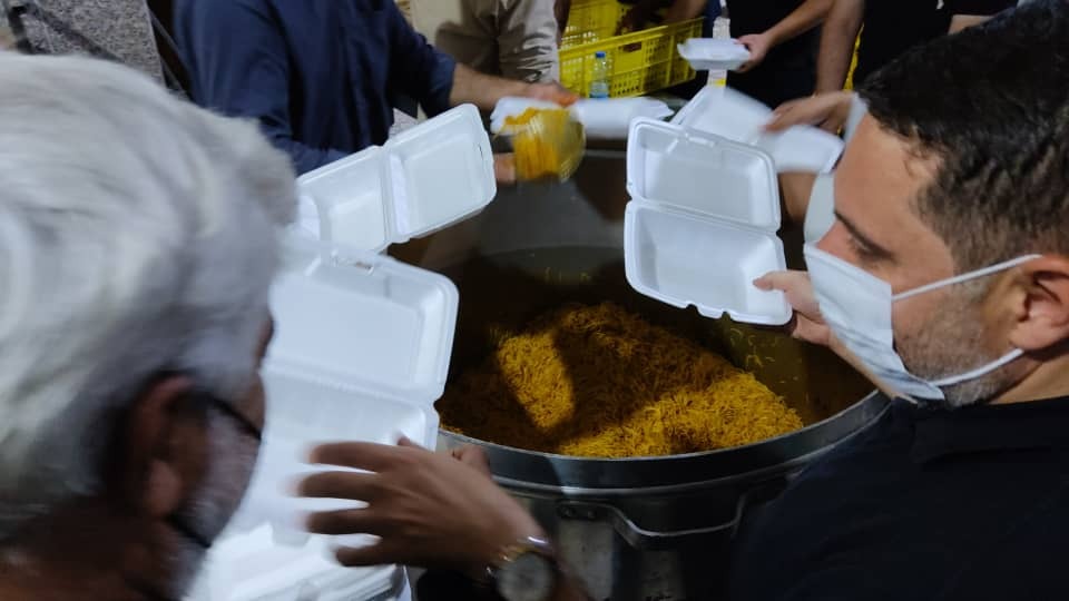 پذیرایی از زائران اربعین در مرز مهران با سه وعده غذای گرم +فیلم