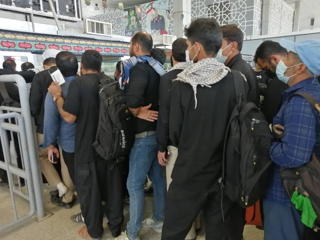بازگشت زوار از مرز مهران