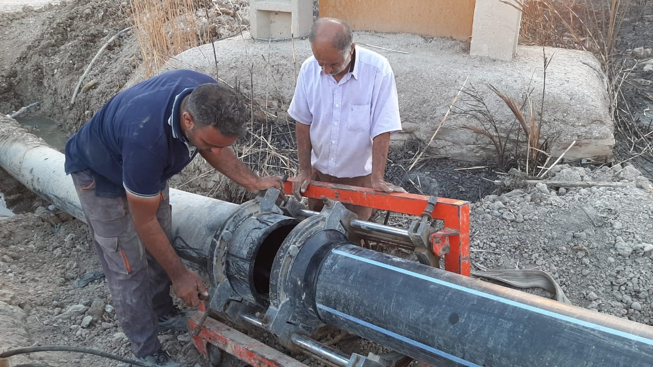 ‍ تعویض ۱۱۰ متر لوله پلی اتیلن در اتوبان بندر امام خمینی (ره)