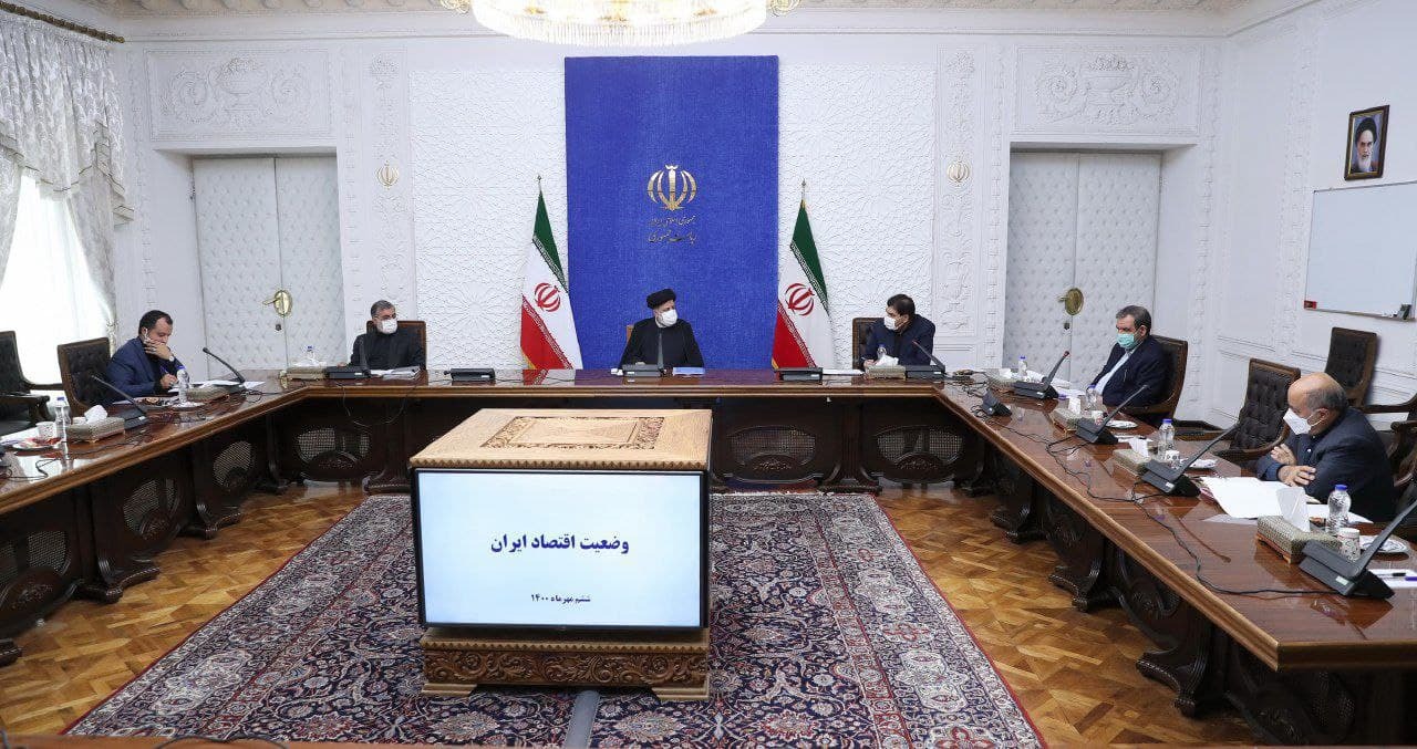 مهار تورم مسأله مهم و خط قرمز دولت است/ بانک مرکزی سیاست های پولی را متناسب با مدیریت نقدینگی و کنترل تورم پیگیری کند