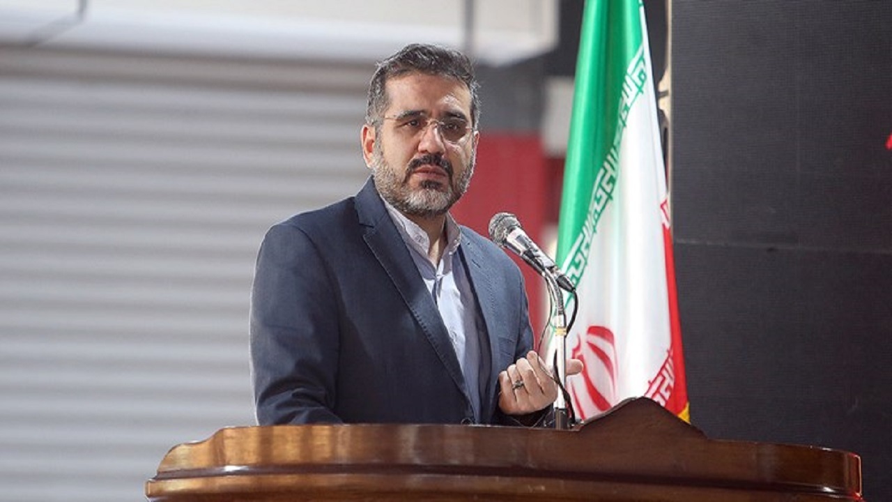 باید فرهنگ و هنر ایرانی در سراسر جهان به نمایش گذاشته شود