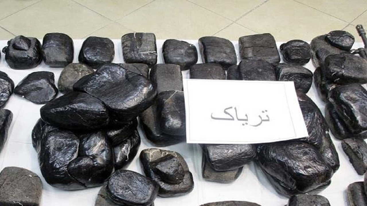 توقیف خودروی حامل مواد مخدر در شهرستان دنا