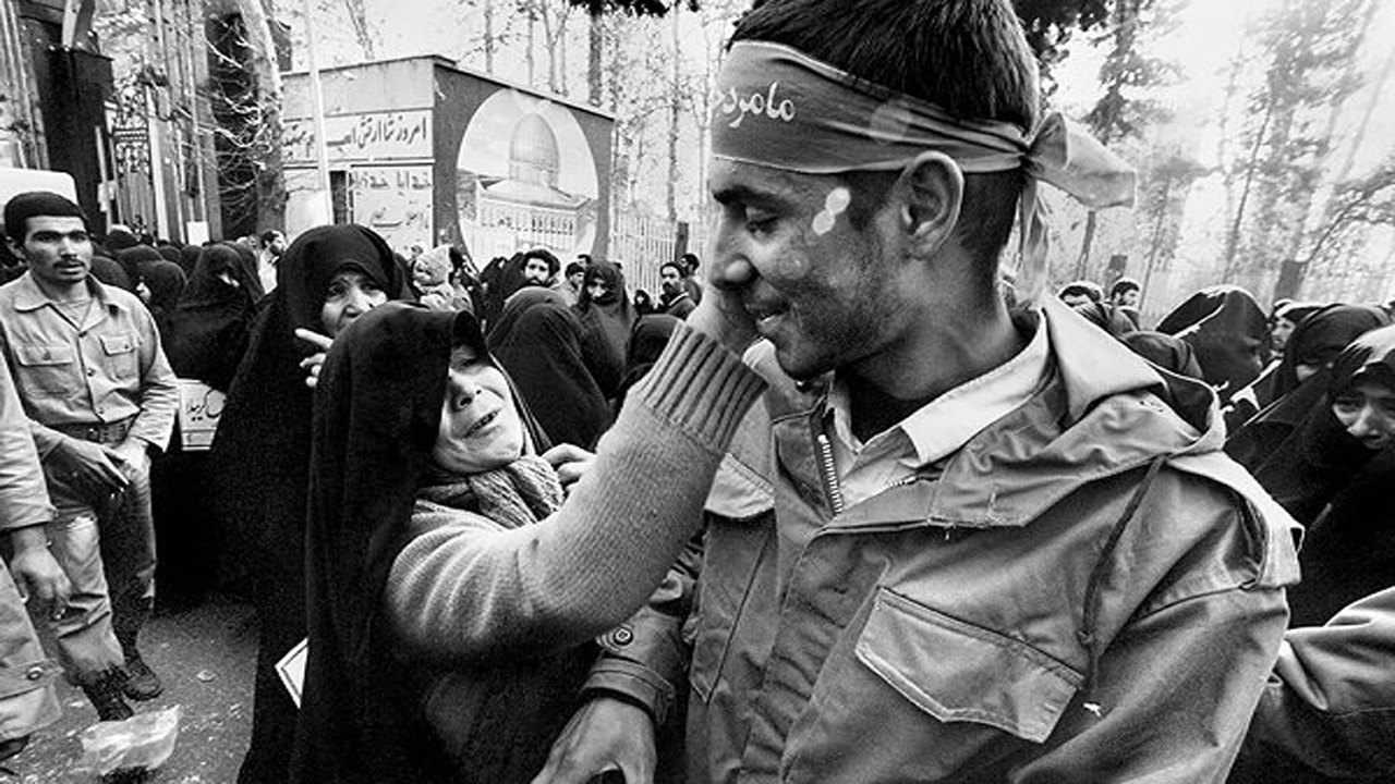 زنان شهرستان لامرد در دوران دفاع مقدس خوب درخشیدند
