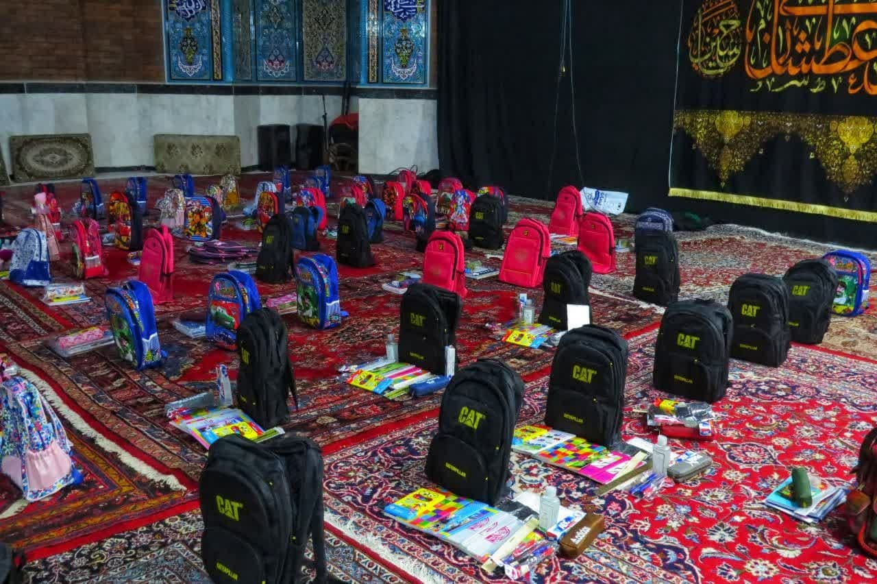 کمک خیرین به دانش آموزان نیازمند
