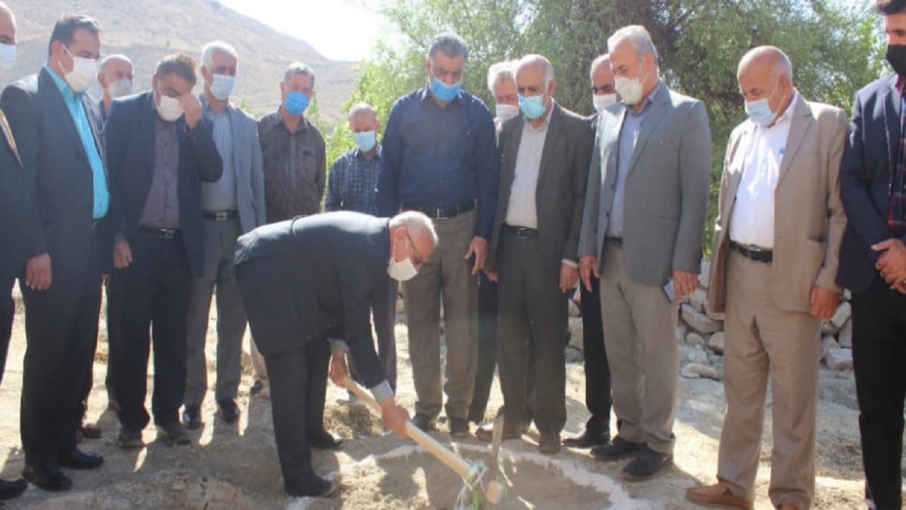 کلنگ ۵ واحد بهداشتی و درمانی در باغملک به زمین زده شد