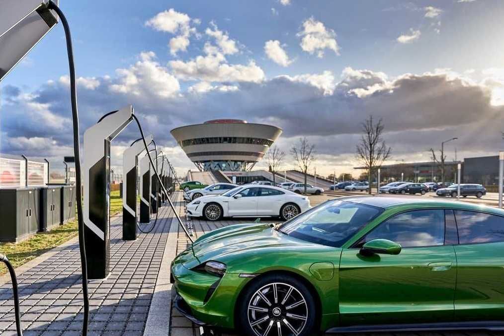 سریع ترین شارژر خودروهای برقی