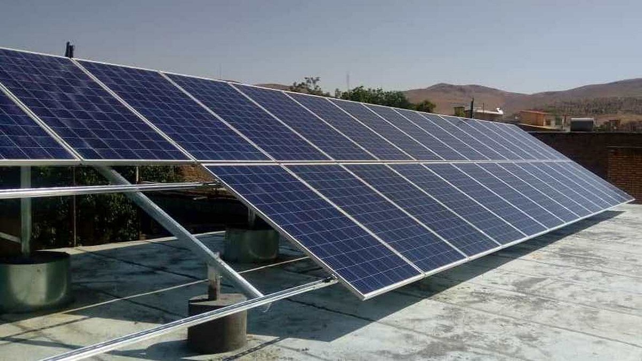 نصب و راه اندازی ۱۰۷ پنل خورشیدی در کردستان