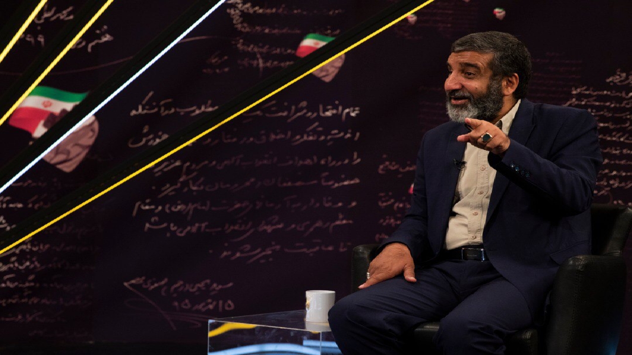 دو نفر مردم و جوانان را خوب درک کردند؛ امام (ره) و حضرت آقا/نباید فراموش کنیم که منافقین ۱۷ هزار نفر از جوانان ما را کشتند