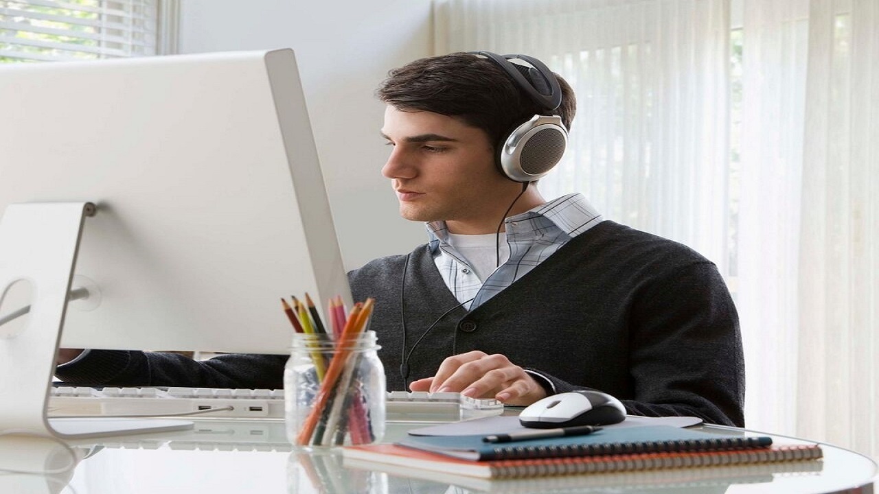 چرا هرگز نباید هدفون خود را با دیگران شریک شد؟