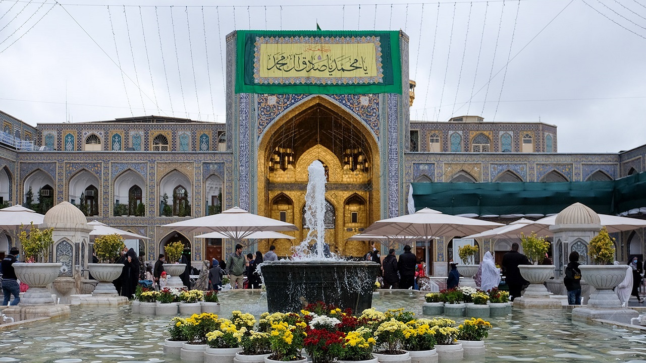 جشن گل و نور در آستانه میلاد پیامبر رحمت در حرم رضوی