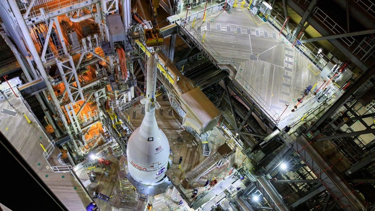 فضاپیمای Orion به موشک Moon ملحق شد