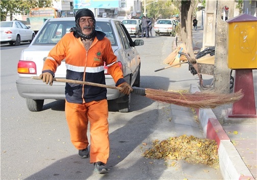 کارگران شهرداری&zwnj;ها مصداق بچه&zwnj;های سرراهی/ حقوق کارگران در جیب کدام مسئولان هلهله می&zwnj;کنند؟مدال تقصیر را باید گردن کدام مسئول انداخت؟