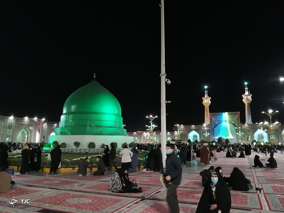 مشهد الرضا (ع) غرق در نور و سرور است مشهد الرضا (ع) غرق در نور و سرور است