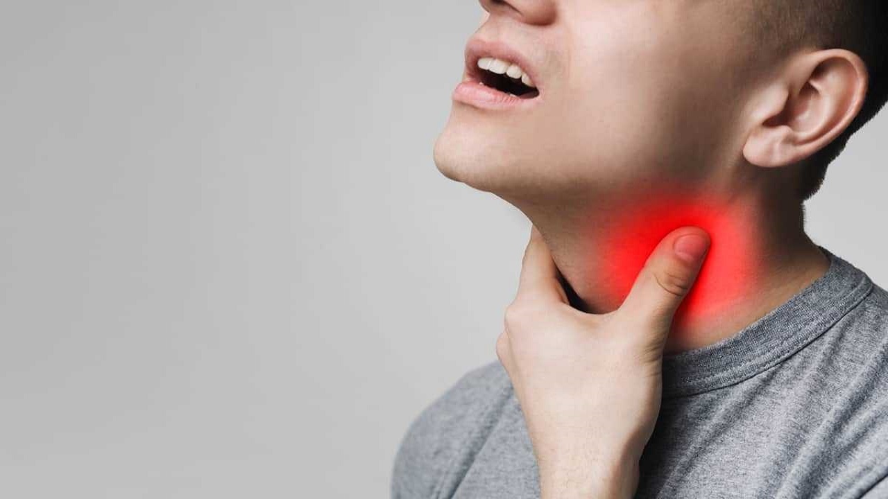 ساخت اسپری خانگی قدرتمند برای درمان گلودرد