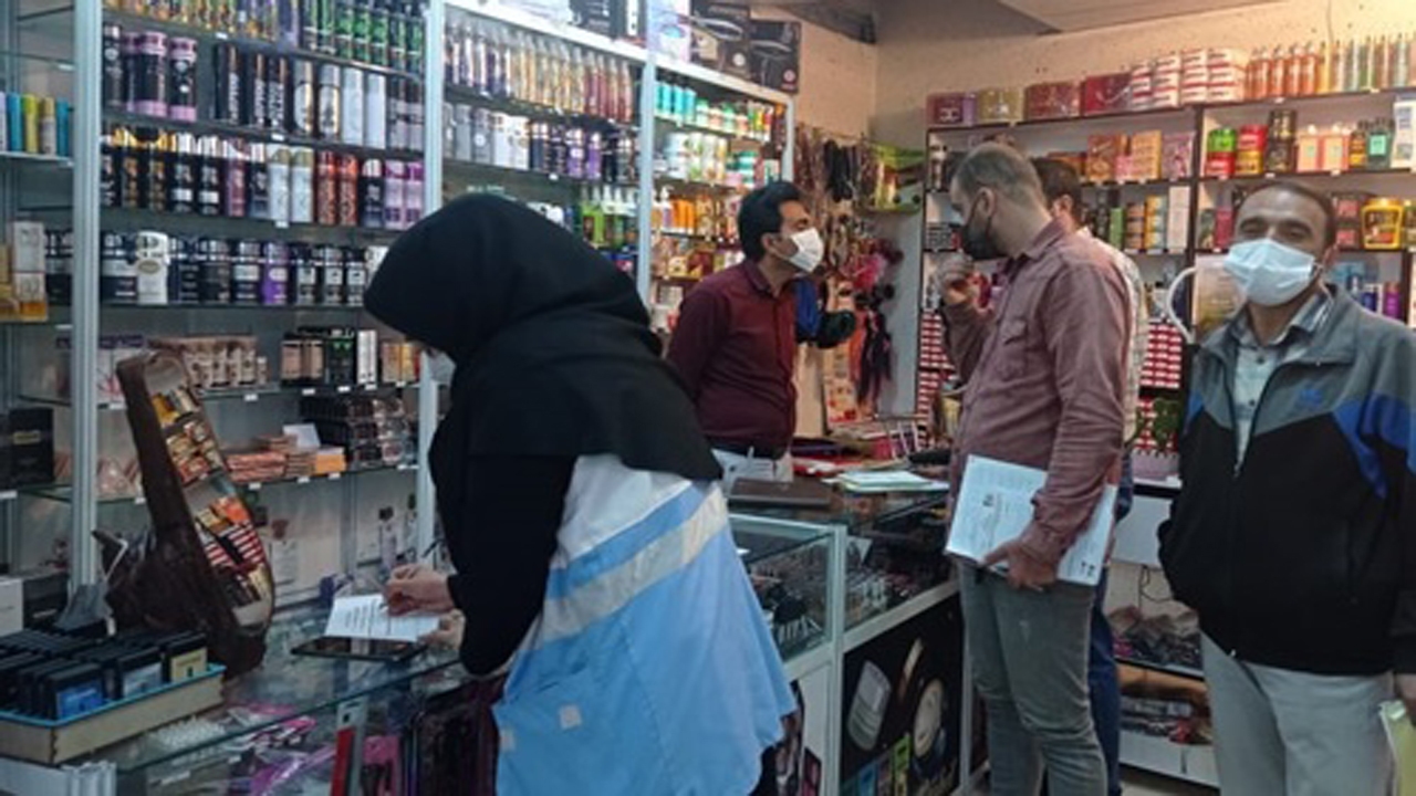 نظارت بازرسان بهداشت محیط سپیدان بر اجرای طرح قرنطینه هوشمند