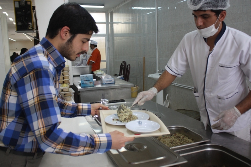 افزایش چشمگیر نرخ غذای دانشجویی؛ معضل این روز&zwnj;های جامعه دانشگاهی/ چه کسی پاسخگو است؟