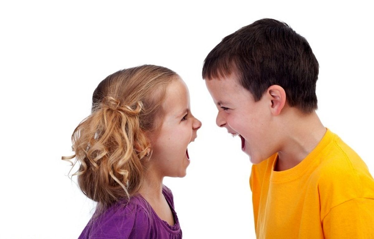 دعوا&zwnj;های خواهر و برادری کنترل شدنی است؟ / لزوم توجه والدین به ارتباط فرزندان با هم