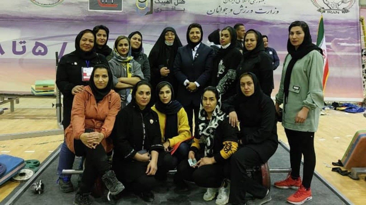 کرمان نایب قهرمان رقابت‌های پاورلیفتینگ بانوان کشور