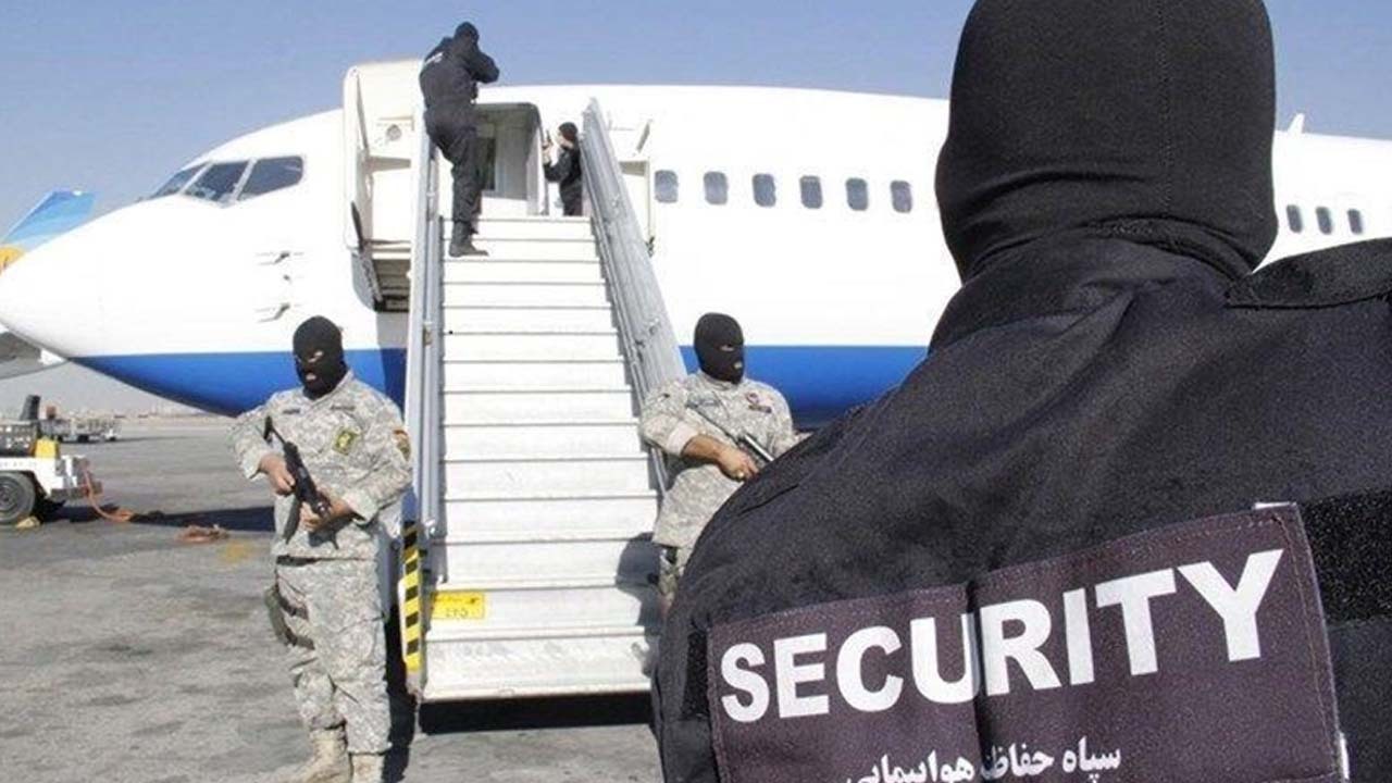 اظهارات تکان دهنده رباینده هواپیمای پرواز اهواز به مشهد؛ فریاد زدم اگر هواپیما سمت اهواز برنگردد  منفجر می‌شود!