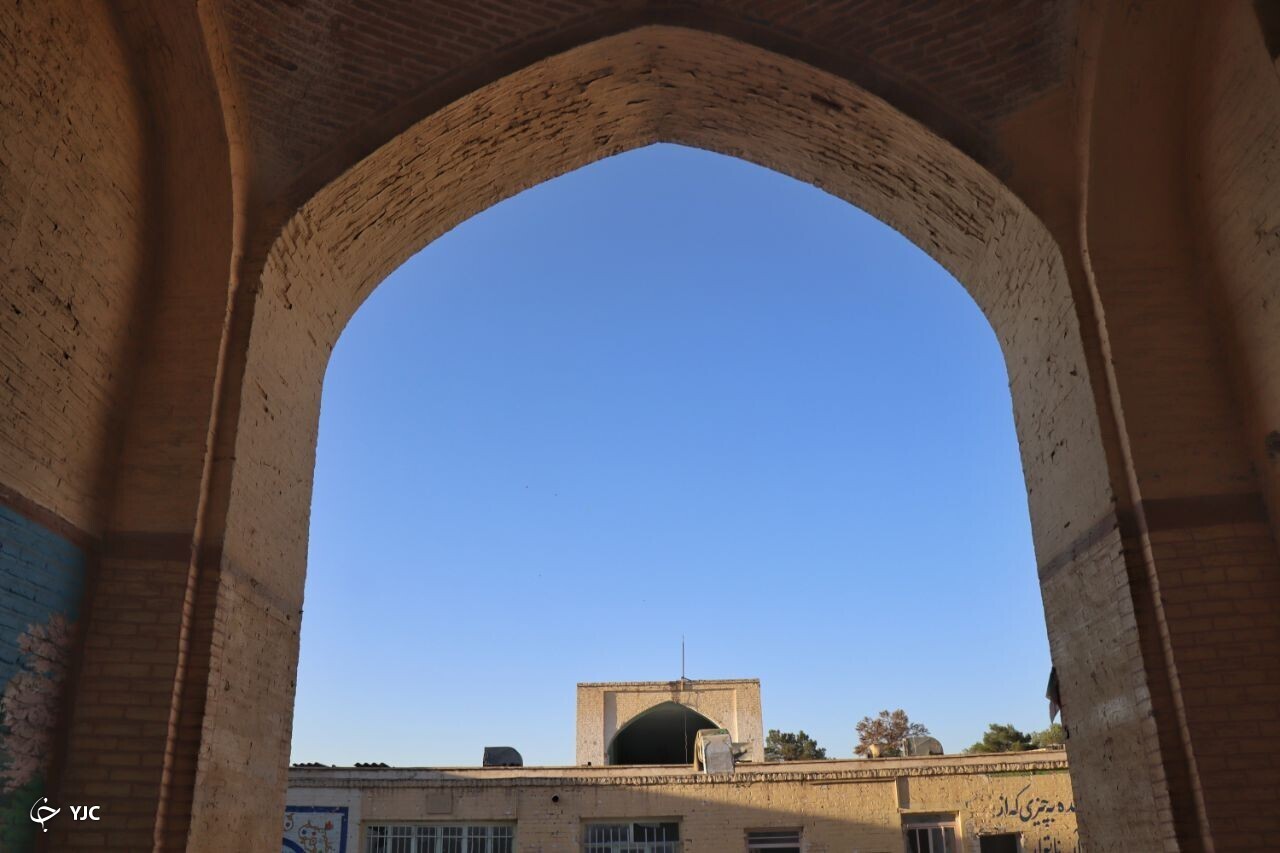 کاروانسرایی که در حصار سردرگمیها مغفول مانده/ چرا کسی به فکر کاروانسرا نیست؟ کاروانسرایی که در حصار سردرگمیها مغفول مانده/ چرا کسی به فکر کاروانسرا نیست؟