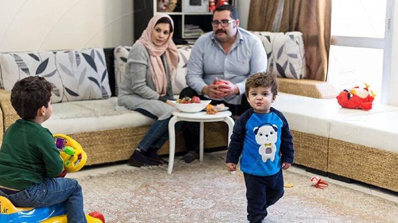 اشتباه کودک را برای همسرتان در حضور کودک بازگو نکنید