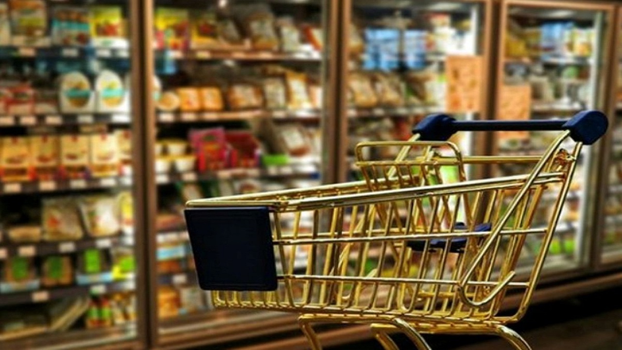 واردات راحت‌ترین راهکار برای مدیریت بازار است / معاونت صنایع می‌تواند تعادل بین بازار و تولید را برقرار کند