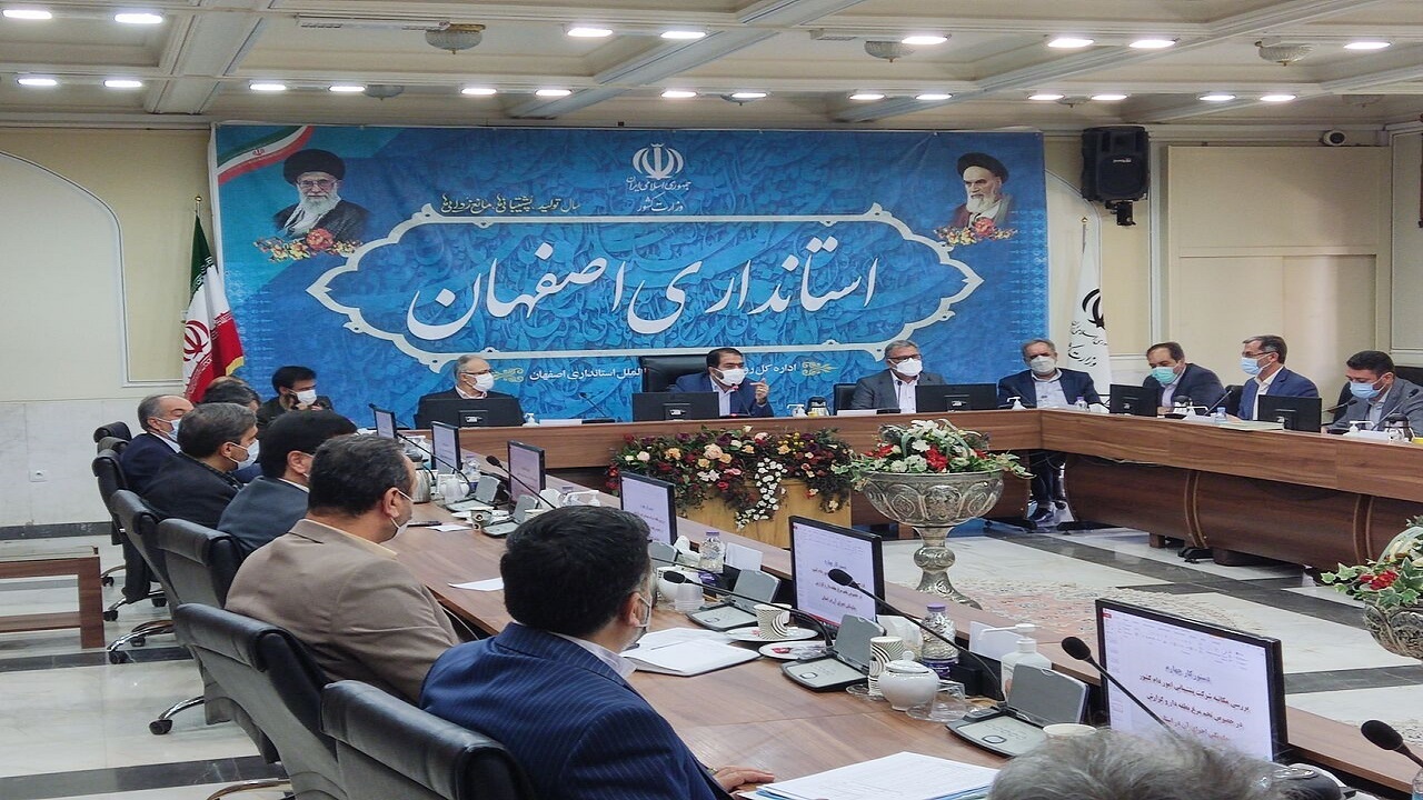 با متخلفانی که حقوق مصرف کنندگان را رعایت نمی کنند برخورد شود