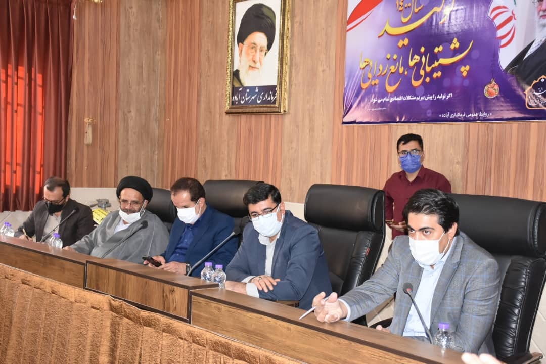 مسئولان برای رفع مشکلات ۲ کارخانه سیمان و کاشی آباده تلاش کنند