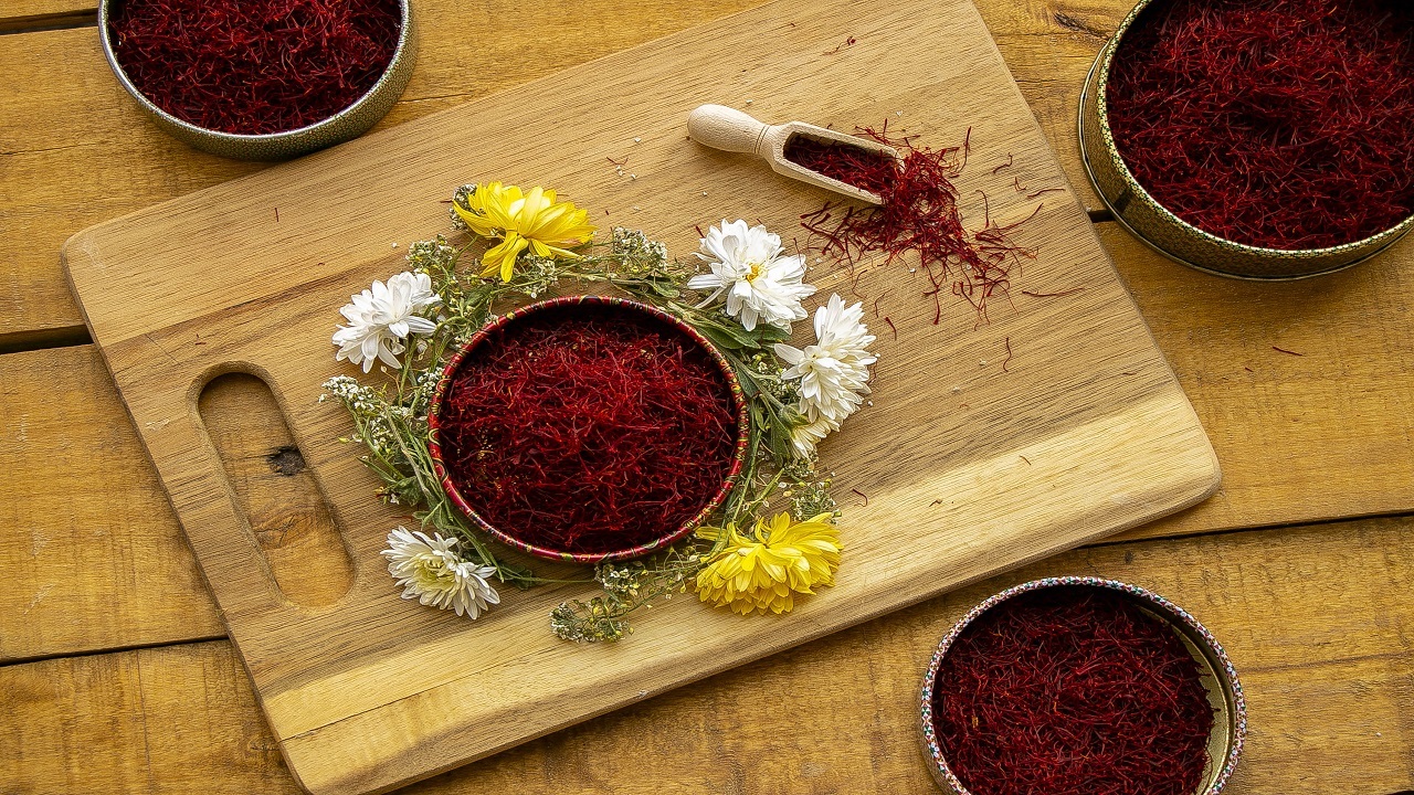 زعفران گرانترین ادویه زعفران گرانترین ادویه