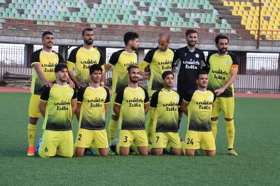 فجر سپاسی - استقلال