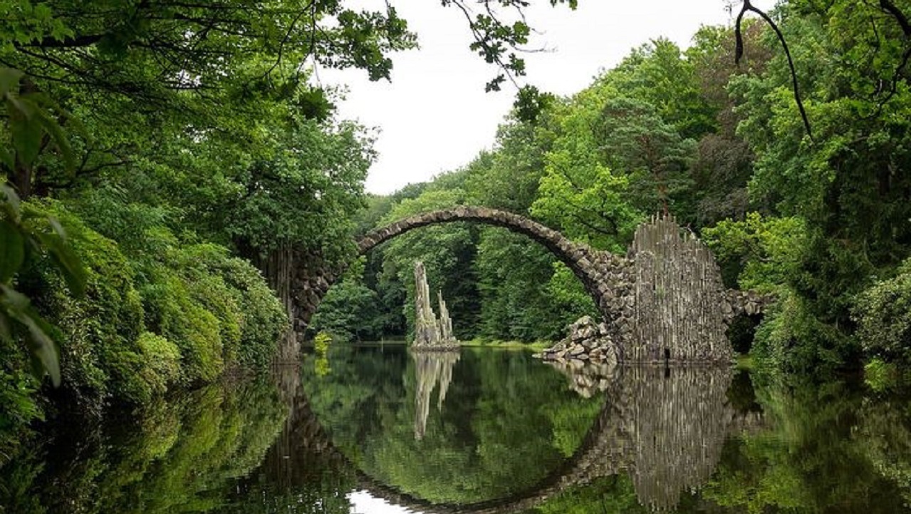 پل شیطان Rakotzbr&uuml;cke آلمان