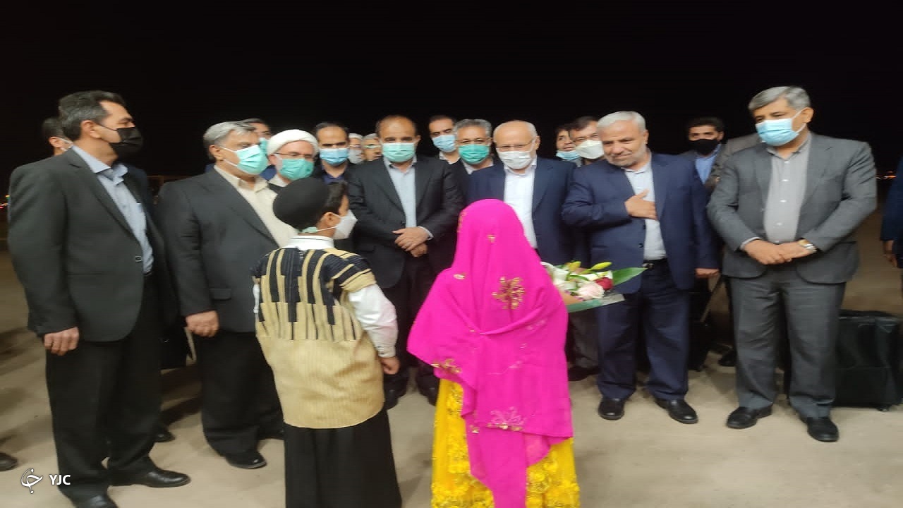 ورود رئیس و اعضای کمیسیون کشاورزی مجلس به فرودگاه شهرکرد