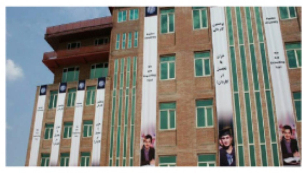 نیمی از دانشگاه های خصوصی تعطیل شدند