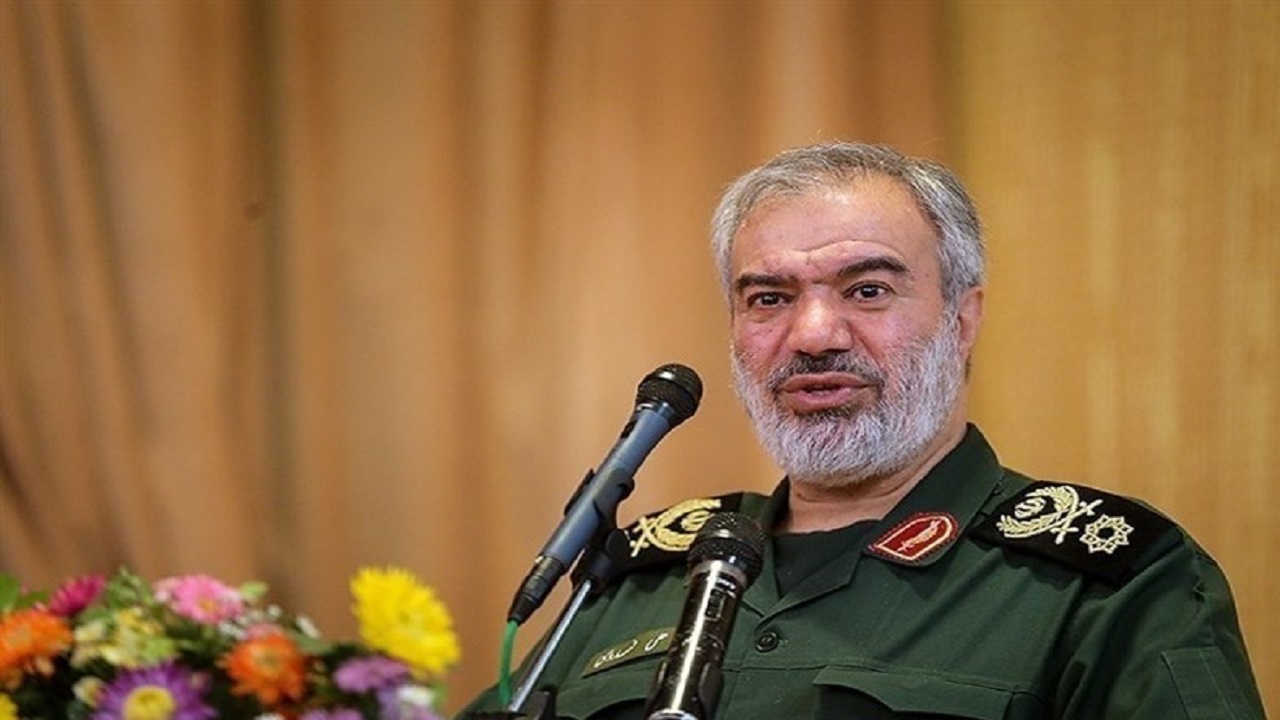 حاج قاسم الگوی دانش آموزان و جوانان ایرانی است