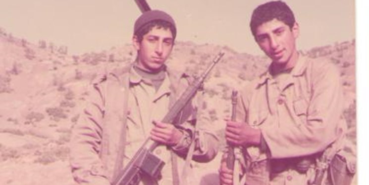 روایتی از شهید دانش&zwnj;آموز دفاع مقدس تا شهید علی لندی؛ دانش آموزانی که گلچین شدند