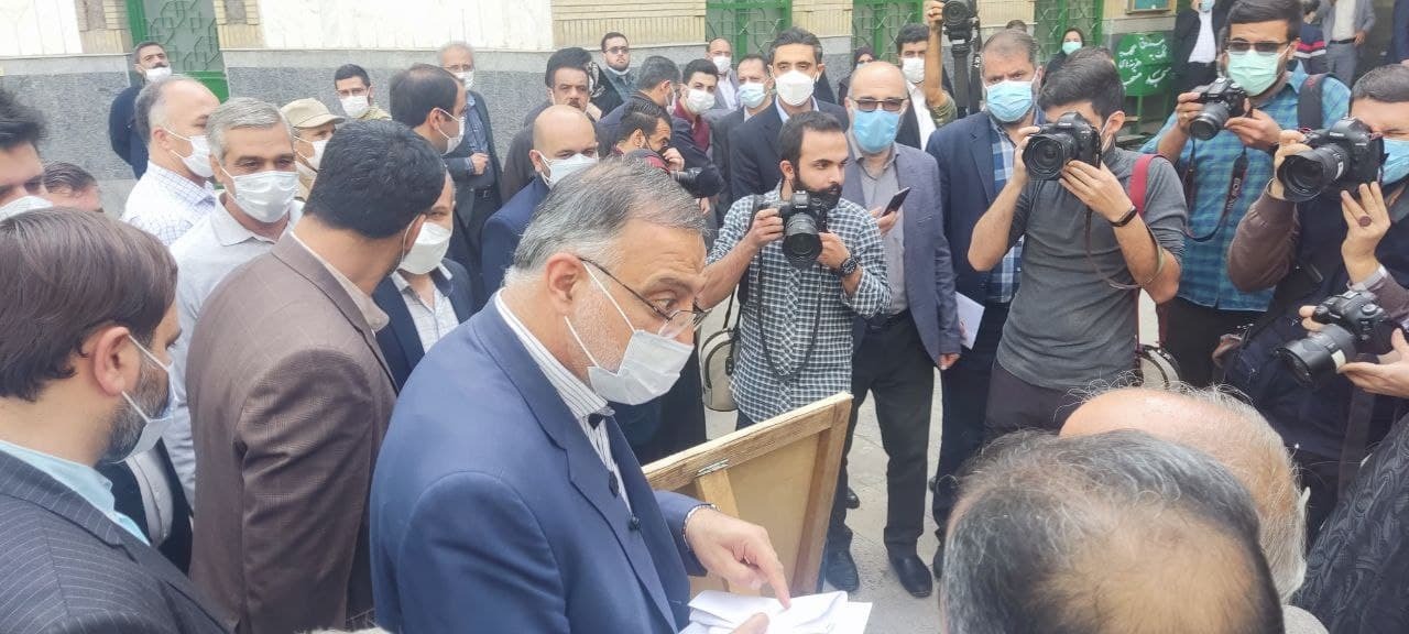 دیدار مردمی شهردار تهران با شهروندان منطقه چهارده در مسجد علی ابن الحسین دیدار مردمی شهردار تهران با شهروندان منطقه چهارده در مسجد علی ابن الحسین