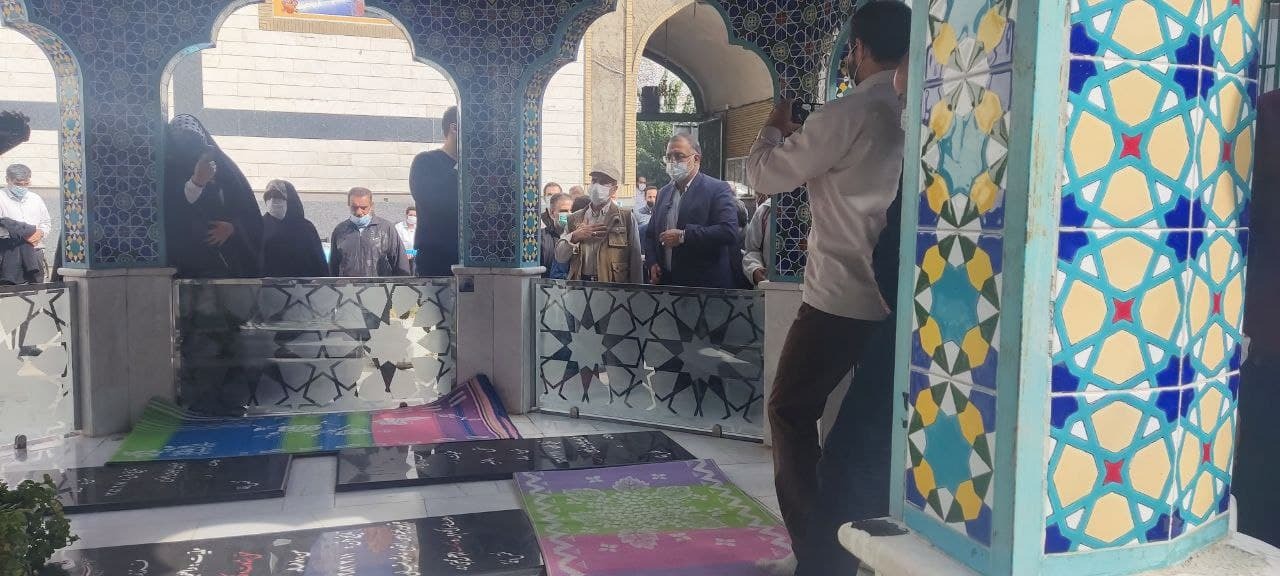 دیدار مردمی شهردار تهران با شهروندان منطقه چهارده در مسجد علی ابن الحسین دیدار مردمی شهردار تهران با شهروندان منطقه چهارده در مسجد علی ابن الحسین