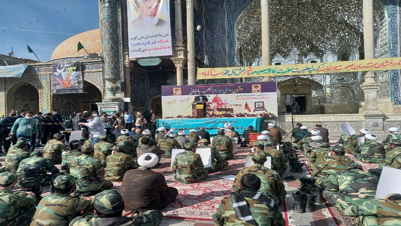 فریاد استکبار ستیزی مردم قم طنین انداز شد