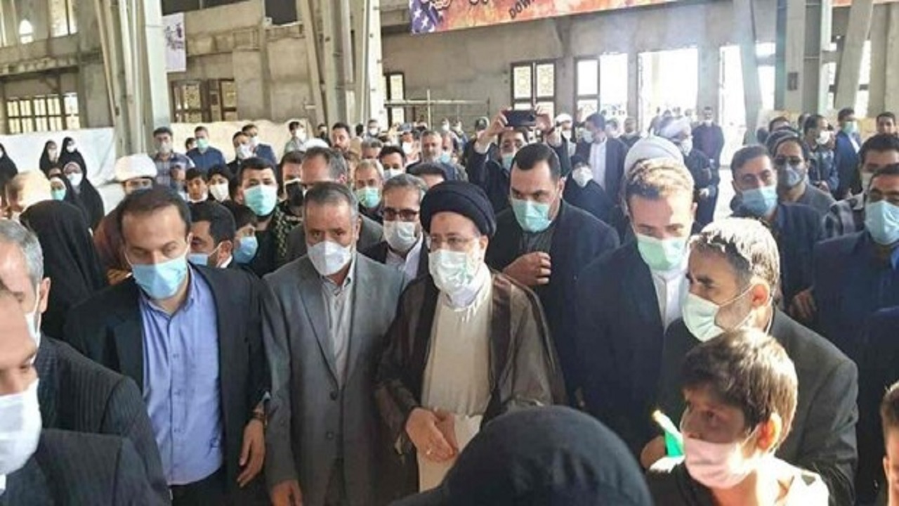 رییس جمهور در تجمع 13 ابان در سمنان رییس جمهور در تجمع 13 ابان در سمنان