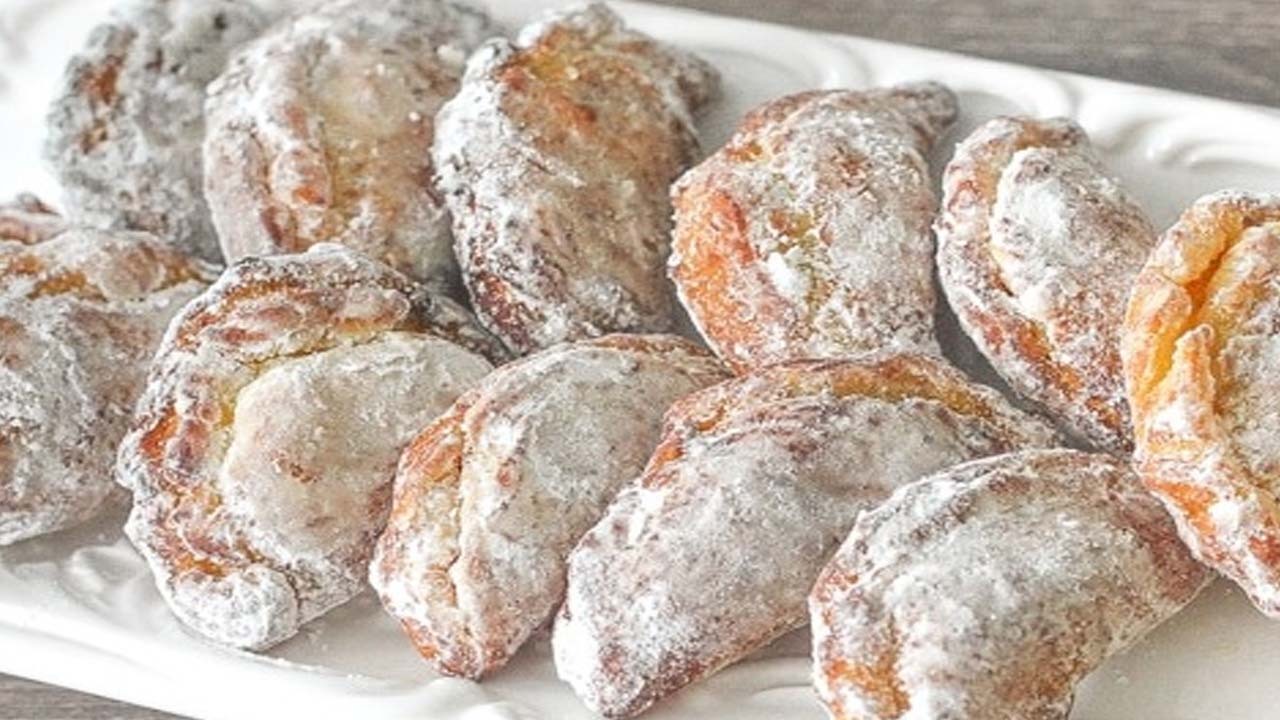 هلال آلبالو و بادام +  طرز تهیه