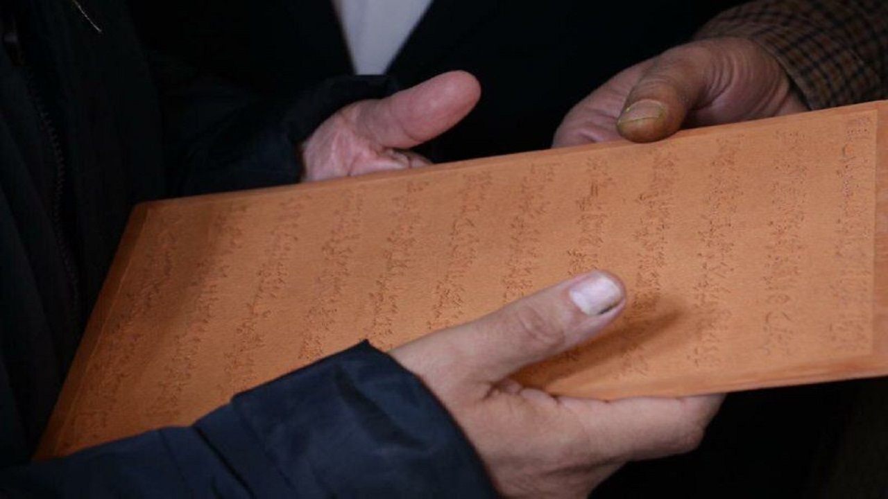وزیر میراث فرهنگی از ظریف‌ترین خشت سفالی جهان در مهدیشهر دیدن کرد