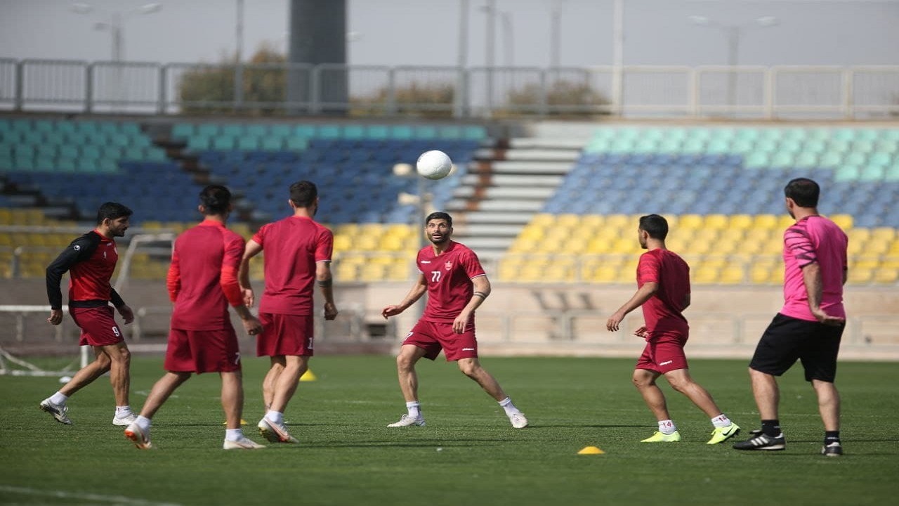 تمرین پنجشنبه تیم فوتبال پرسپولیس پس از جلسه فنی برگزار شد