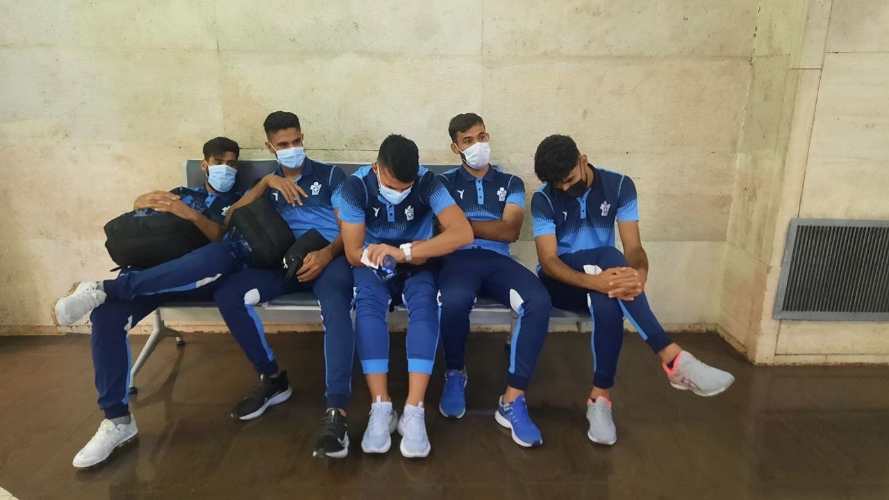 معطلی چند ساعته پیکانی‌ها در فرودگاه مهرآباد