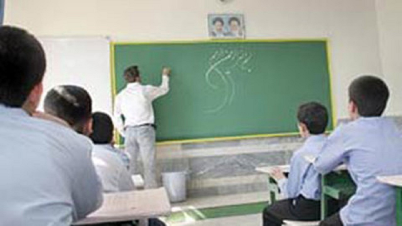 مدارس متوسطه از فردا  بازگشایی می‌شوند