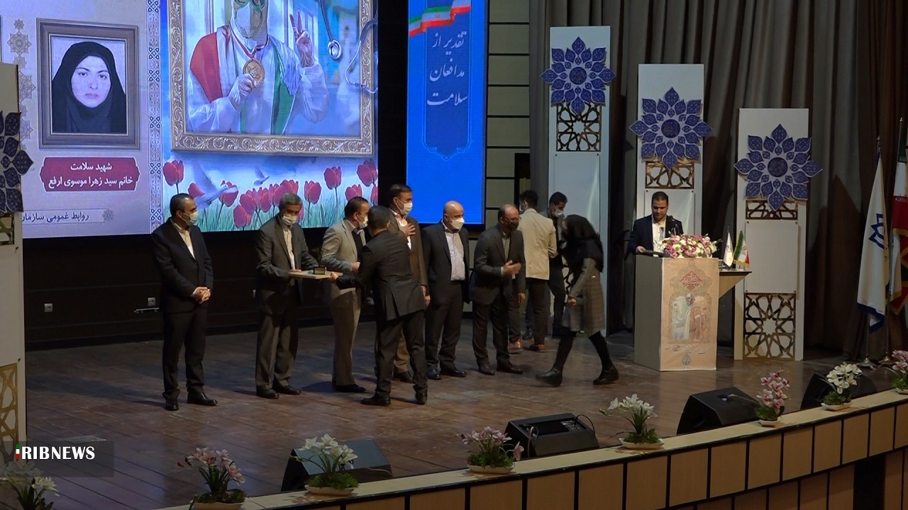 مدافعان سلامت؛ قهرمانان بحران کرونا