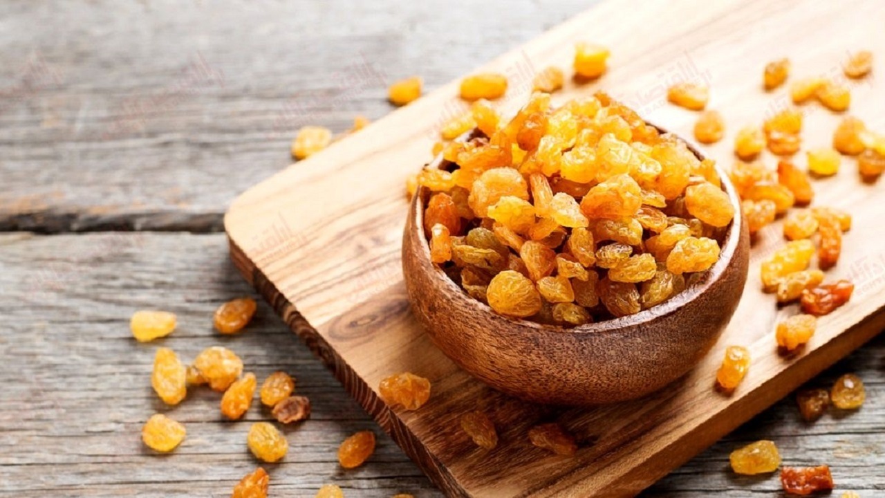 ساخت اسپری خانگی قدرتمند برای درمان گلودرد&zwnj;/ نوشیدن شیر برای رفع سوزش معده مفید است؟/ کرونا چند سال از عمر ما را کم کرده است؟